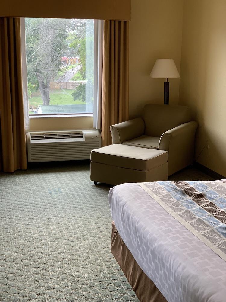 Ambassador Inn & Suites Tuscaloosa Esterno foto
