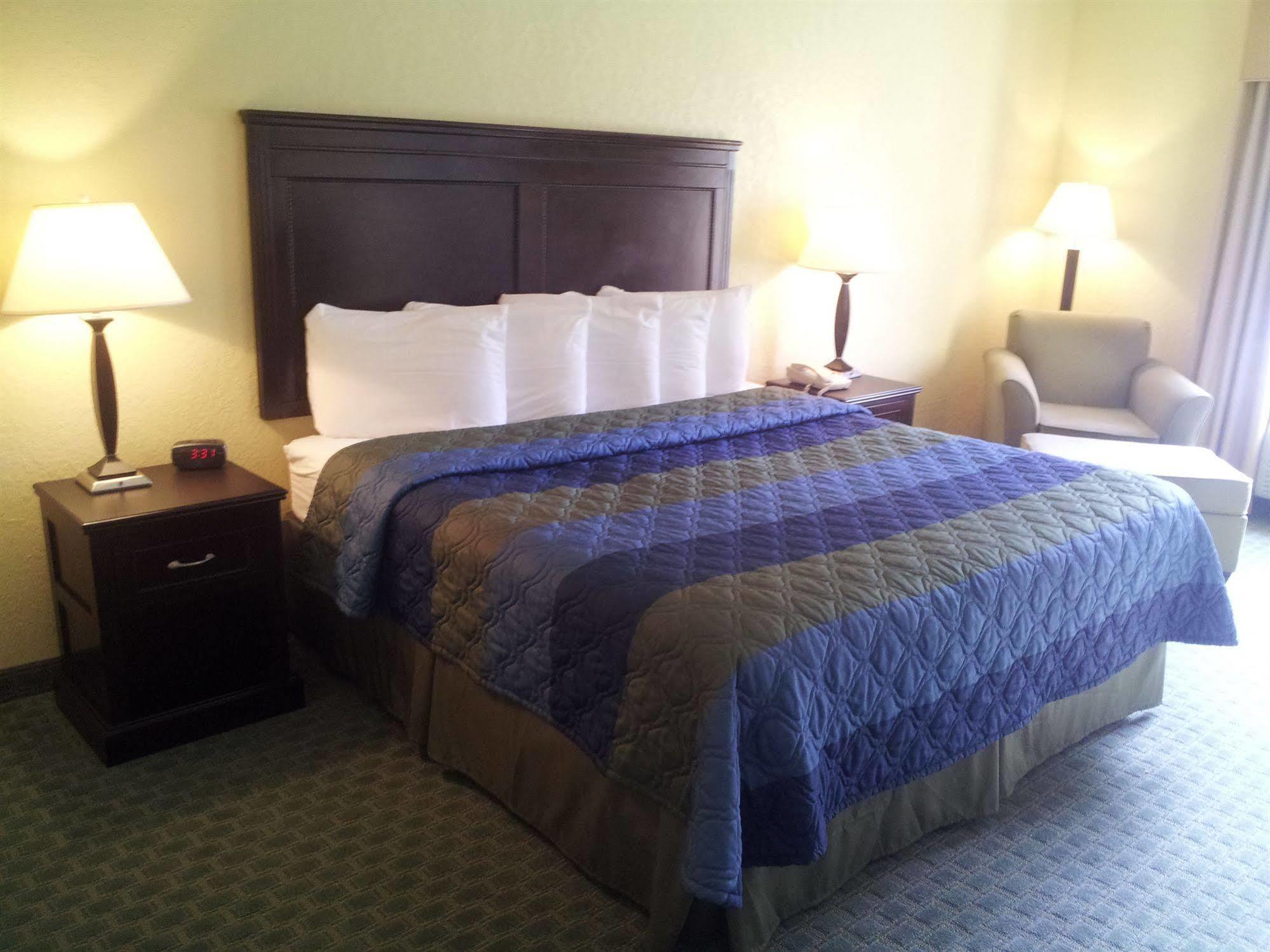 Ambassador Inn & Suites Tuscaloosa Esterno foto