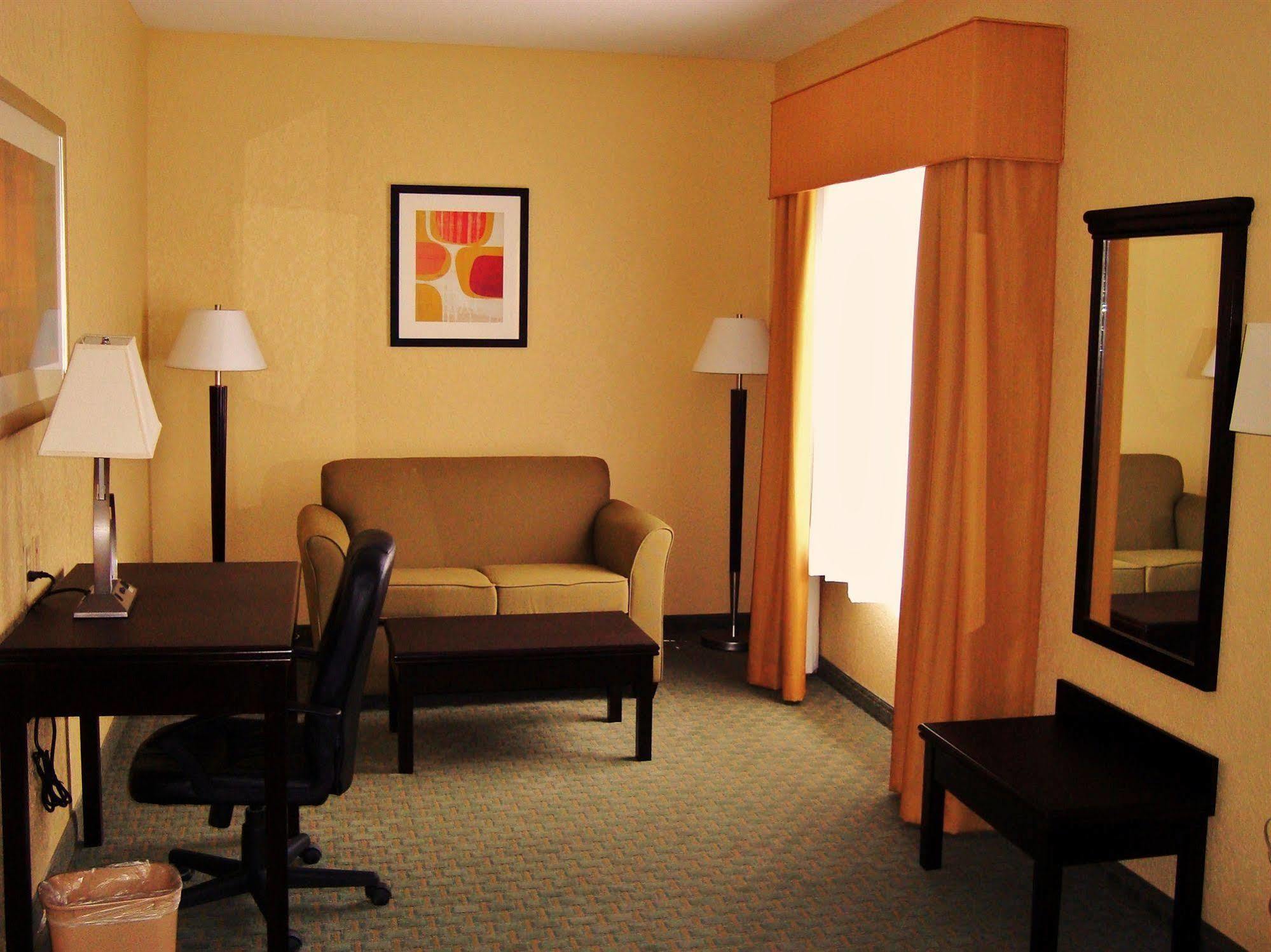 Ambassador Inn & Suites Tuscaloosa Esterno foto